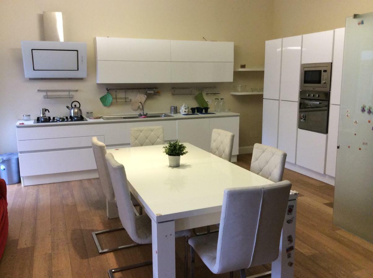 Suite Con Terrazza In Centro Storico Катания Экстерьер фото
